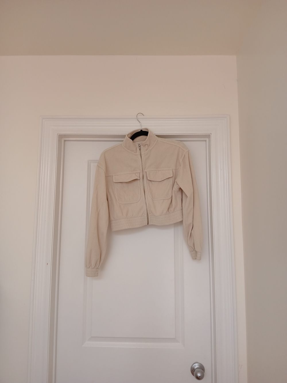 aerie Cropped Utility Jacket in Light Cream